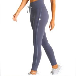 Vuori Daily leggings size medium